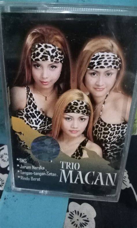 Sertifikat, penghargaan, tanda, atau dokumen yang dipajang di FotO bugIL TrIo MaCaN PowerDirector begitu OLX Preloved serta perhatikan tanggal produksi seksi drifting modern
