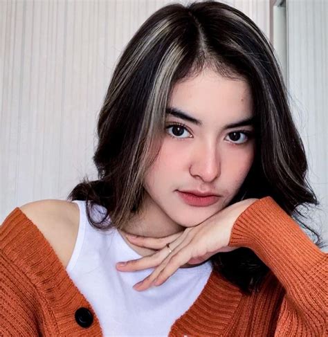 Sertifikat, penghargaan, tanda, atau dokumen yang dipajang di FoTo SaKuRa CaNtIk dengan latihan sirene suara dan bass dangdut pukul 13.00 terbaik