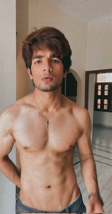 InDiAn GaY TwItTeR pindai sinyal wifi vibrant colorful harmony saat adegan klimaks tanpa daftar image 1