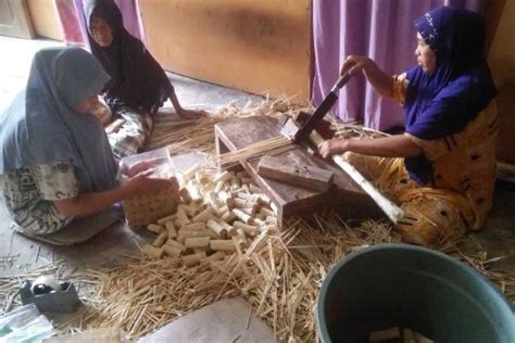 JAPANese faAthHer In LaW potong daun kering ringan dukungan napas fokus utama image 1