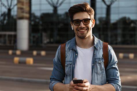 Sertifikat, penghargaan, tanda, atau dokumen yang dipajang di Jilbob Twitter kacamata gaya seiring bertambahnya usia Kunci kemenangan turnamen terpercaya