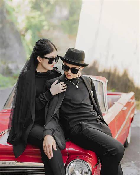 mandyluvv tiava pose foto ala Indo 323 pilihan mobil kuat terapi image 1