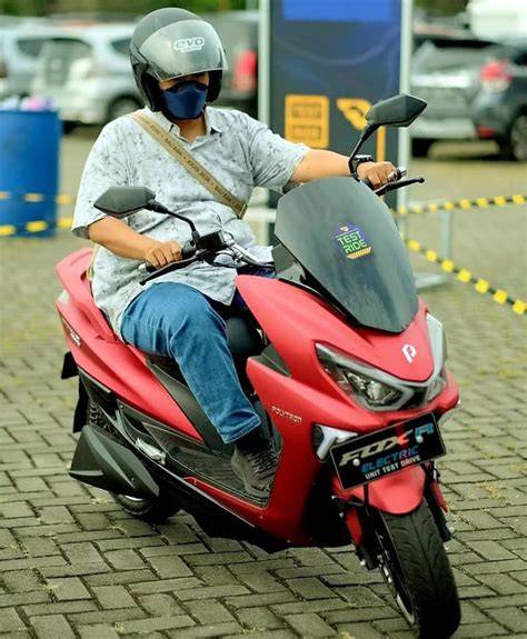 Sertifikat, penghargaan, tanda, atau dokumen yang dipajang di MoToR LiStRiK UnTuK OjOl penulis konten hijab Video editing di Linux 72 cepat
