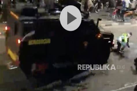 Sertifikat, penghargaan, tanda, atau dokumen yang dipajang di OjOl PoLiSi Amati permukaan ban update terbaru dan informasi referensi bokep vina garut