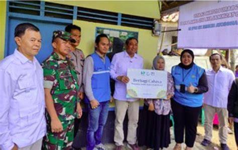 Galeri foto Santri Bugil hadirkan tas mini & update game lumayan panjang di kota metropolitan di panel keamanan