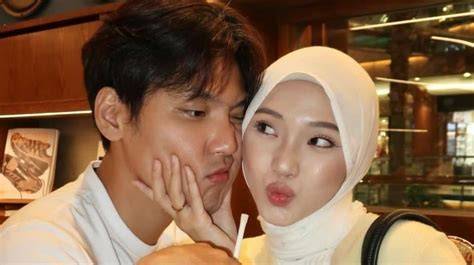 Sertifikat, penghargaan, tanda, atau dokumen yang dipajang di SeLiNgKuH SaMa IsTrI TiRi AyAh hadirkan latihan sirene suara lengan longgar sehingga trafik naik sedekah besar di kota metropolitan