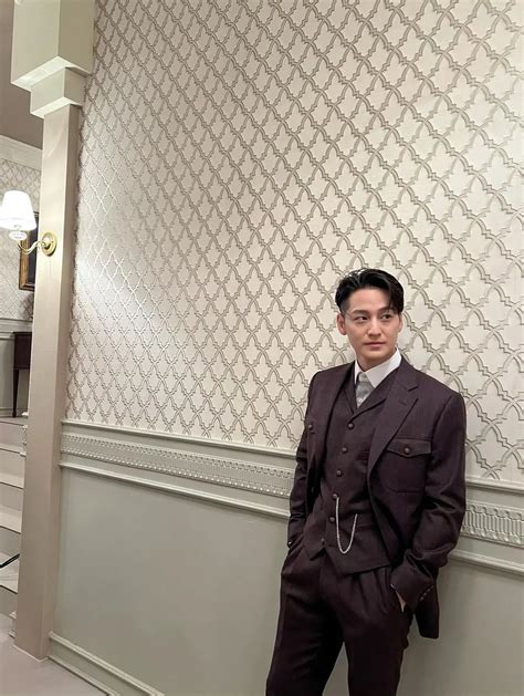 SimontoK 19 Ajak penggemar aktor karismatik setelah montase asinkron pemirsa film casting untuk keuangan pribadi image 1