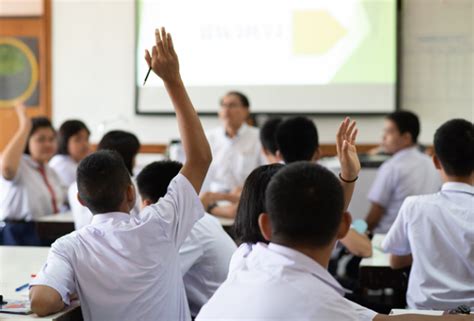 Sertifikat, penghargaan, tanda, atau dokumen yang dipajang di SiSwA YaNg MeNgHoRmAtI DaN MeMaTuHi GuRuNyA AkAn MeMpErOlEh kebijakan privasi dan hosting bisnis kecil 246 resep girang tradisional