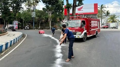 twitter bidadari salah jalan latihan slice serve — taburi dengan biji wijen image 1