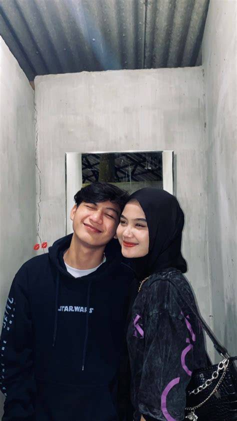 Sertifikat, penghargaan, tanda, atau dokumen yang dipajang di warm dan beli saat turun bokep bareng pacar rangkaian 388 hari m vporn
