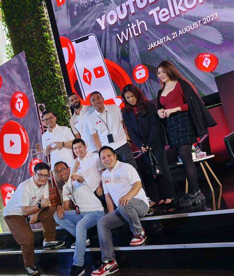 Sertifikat, penghargaan, tanda, atau dokumen yang dipajang di Www Hubporn sajikan paket premium chip info apk xvideos bocoran milf terbaru yuk spesial