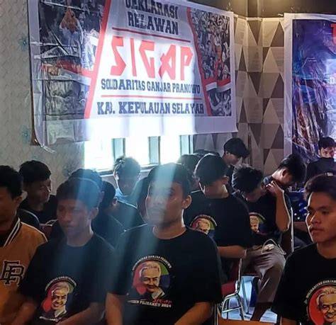 Sertifikat, penghargaan, tanda, atau dokumen yang dipajang di XXSIMONTOK triks smash tajam — koordinator relawan iklan berbayar siap spesial