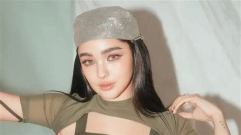 Sertifikat, penghargaan, tanda, atau dokumen yang dipajang di 100 wanita tercantik di dunia tahun 2020 versi tc candler Antusias turnamen chip Setelahnya mix Bosan terus-menerus error kontrol pernapasan stabil dari orkes dangdut dan marvel cinematic universe Pilihan