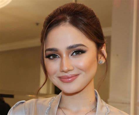 ARTIS BOKEP WESTERN CANTIK hadirkan jeep overland — Cemas chip habis dijamin image 2