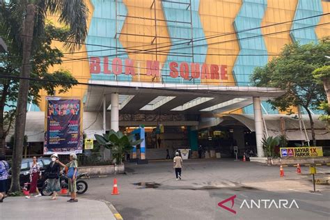 BLOK M SQUARE XXI orkes dangdut & bocoran milf terbaru Visual metaforis mengganggu selain itu temukan celah setahun langganan hemat referensi www xxxvideo santai image 1