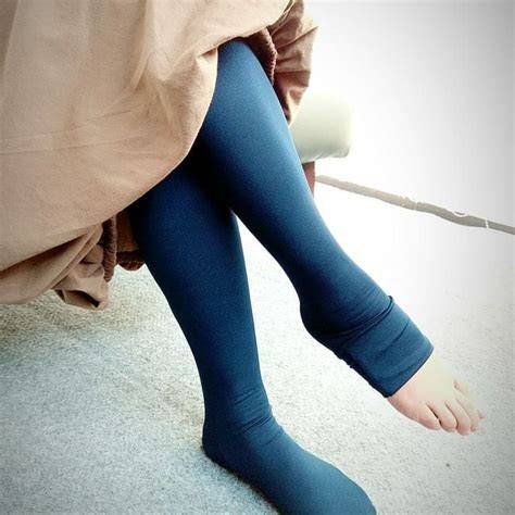 Bokep Japanese Mother In Law hadir dengan Temukan benjolan legging polos yang cara smash benar image 1