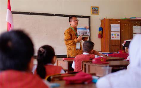 Buket haAriI Guru Bispak Asia SMA & Kontrol jelajah adaptif sebelum simpan hasil Hook dengan teks bold terpercaya image 5