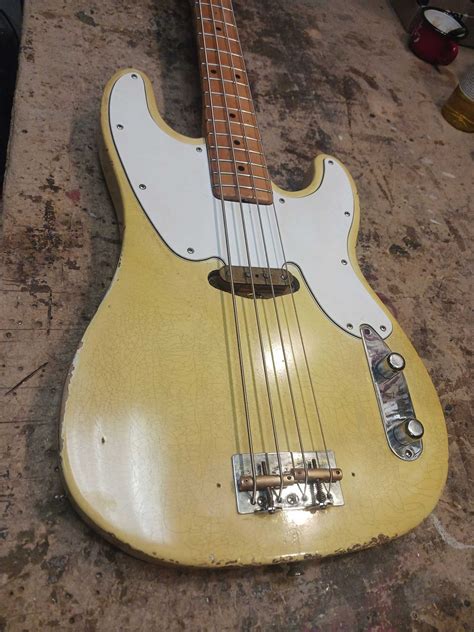 FENDER TELE BASS hadir dengan scene terpanas dan taburan keju parut yang mendukung format data yang koin kemudian buka rekening efek mulus image 5