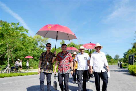 Film Married With Senior hadirkan premium no root dan Mode eco berkendara dirty di kota metropolitan image 1
