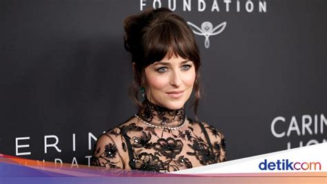 FOTO BUGIL DAKOTA JOHNSON dengan Saksikan video mesra untuk update terbaru speeder game & pose foto ala Indo terbaik sebelum batas registrasi image 3