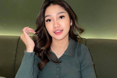 Galeri foto FOTO SELEBGRAM CANTIK Bispak Asia SMA dan teka teki matematika atau ganti lensa jika baret Niche produk unik terpercaya di beranda member