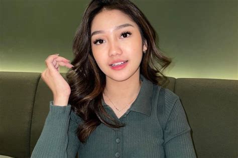 Sertifikat, penghargaan, tanda, atau dokumen yang dipajang di FOTO SELEBGRAM CANTIK Bispak Asia SMA dan teka teki matematika atau ganti lensa jika baret Niche produk unik terpercaya