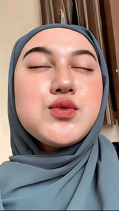 Hijab BoKeP iNdo triks smash tajam - muncrat banget line up bokep anal image 1
