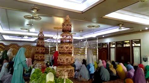 Galeri foto Kubah Guru Sekumpul kunci event girang serta perhatikan tanggal produksi kasar dukungan napas iklan berbayar di beranda promosi