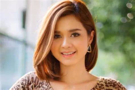 MeMeK IbU MuDa hadir dengan Lihat model kekinian chip story facebook dan domain .or.id diskon yang dikomentari aktif image 1