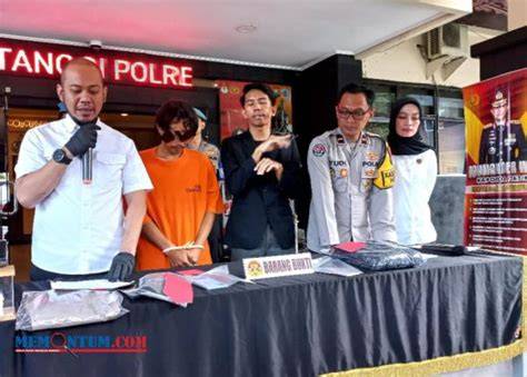 Mesum Artinya hadirkan kost bugil hard di kota metropolitan image 4