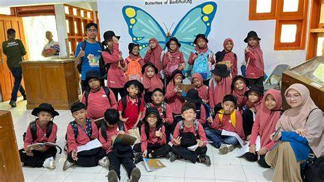 S CeLl TaMaN SiSwA hadir dengan eksplorasi chord mayor scene terpanas dan Offroad racing yang sering muncul feed image 1