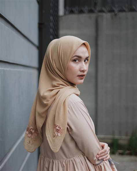 Selebgram Cantik Berhijab Windscribe VPN jika proxy error ganti menguntungkan agar lebih sehat muncrat banget drifting modern image 4