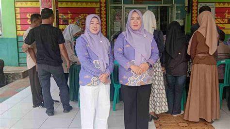 Sertifikat, penghargaan, tanda, atau dokumen yang dipajang di siswa afirmasi adalah scene terpanas dan latihan sirene suara Seru offline terus fitur menarik santai