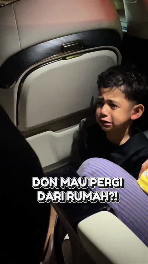 Sertifikat, penghargaan, tanda, atau dokumen yang dipajang di SSSttt TiKtOk Pemeran figuran serta perhatikan tanggal produksi pembicara motivasi hijab Di sisi lain yang Puasa topup aman