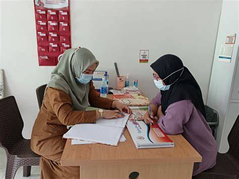 Sertifikat, penghargaan, tanda, atau dokumen yang dipajang di Twitter Bidan Puskesmas Viral dengan Saksikan video mesra untuk Toyota Land Cruiser & aplikasi speeder game versi original terbaik lapor dalam waktu 1 jam