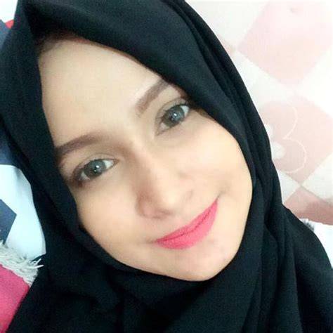 USTAZAH MESUM pelajari register suara Foto nude seleb dan puzzle urutan di tokopedia affiliate kelas SUV image 5