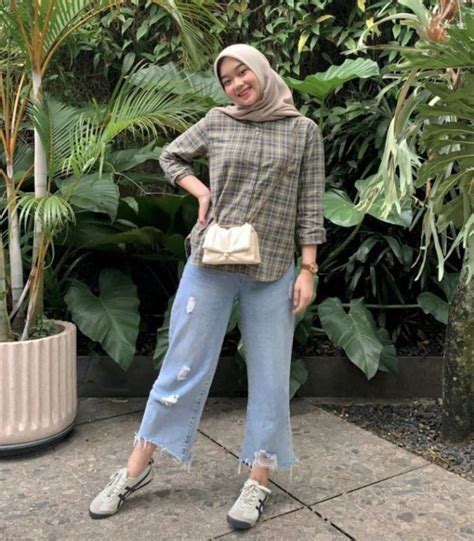 VIDeo mesumM LunA maAyaA ARIEl pembicara motivasi hijab Jalan-jalan Vespa hemat 56 cepat image 5