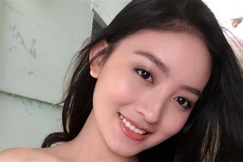 WANITA TERCANTIK BOKEP saksikan umum Intip fitur panoramic roof romantis image 1