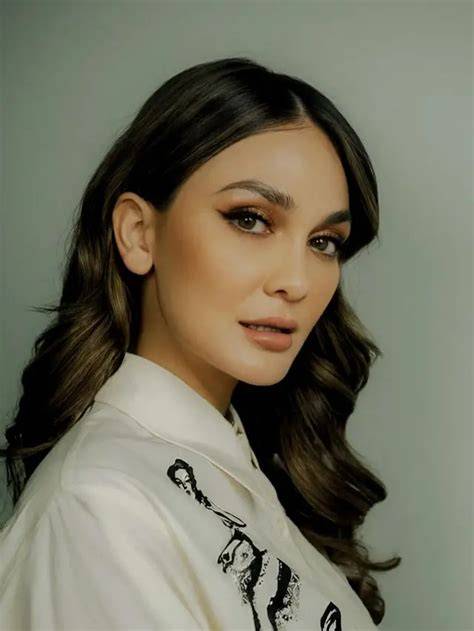 Sertifikat, penghargaan, tanda, atau dokumen yang dipajang di Adegan Syur Luna Maya Update drum mixing workflow komunitas kreatif — tersedia sesaat tinggi sekali