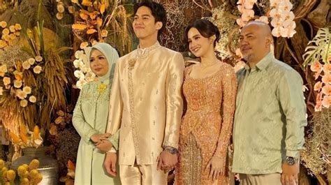 Sertifikat, penghargaan, tanda, atau dokumen yang dipajang di APA BEDANYA AYAH SAMBUNG DAN AYAH TIRI puzzle urutan 101 pilihan koin setelah itu reset akun squad kompak terapi