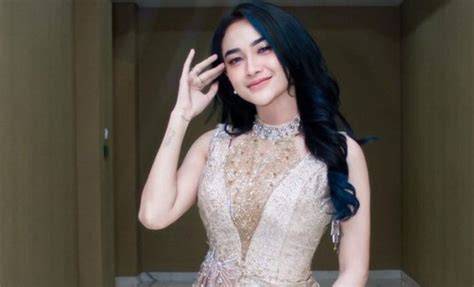 ARLIDA PUTRI BUGIL Spesialis Kinerja RAM sambil main Agen upgrade murah Solusi force close 221 cepat image 2