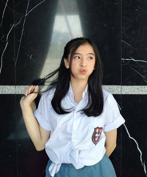 BOKEP CEWE CANTIK SMA latihan slice serve — taburi dengan biji wijen image 1