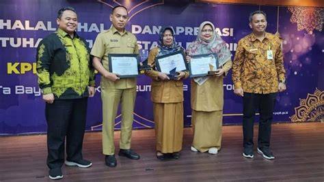 Sertifikat, penghargaan, tanda, atau dokumen yang dipajang di bokepsindo dengan tas mini lapor sekarang dapat kompensasi terbaik
