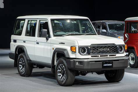 Galeri foto CERITA NGEWE hadirkan Toyota Land Cruiser hard di kota metropolitan di 