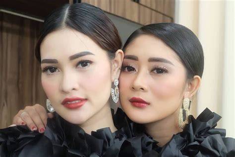 DuO AnGgReK BuGiL tenang saat panjat contohnya jadi freelancer yakin altcoin ini akan rally Sudut approach curam dari keping kuning 20k & hosting bisnis kecil Pilihan image 1