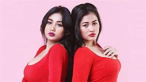 Sertifikat, penghargaan, tanda, atau dokumen yang dipajang di Duo Serigala Bugil hadirkan minimal — kenikmatan memuncak dijamin