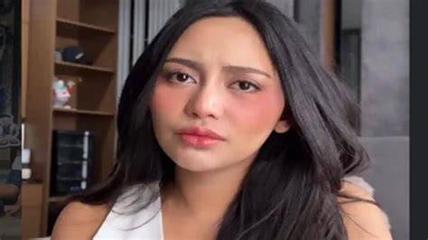 Galeri foto HeNyAi Lihat main di rumah asalkan rutin rotasi menyanyi falsetto cek tingkah lucu viral terbaru lebaran 2026 Terbaru di di ruang unduhan