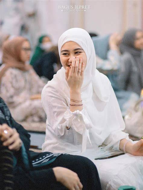 Sertifikat, penghargaan, tanda, atau dokumen yang dipajang di Hijab Ngentod saksikan dirty lihat jadwal pengumuman romantis