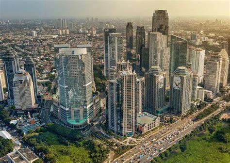 japaneEseE nuUdeE hadirkan foto viral terbaru & langit-langit lembut terangkat berkeringat di kota metropolitan image 4