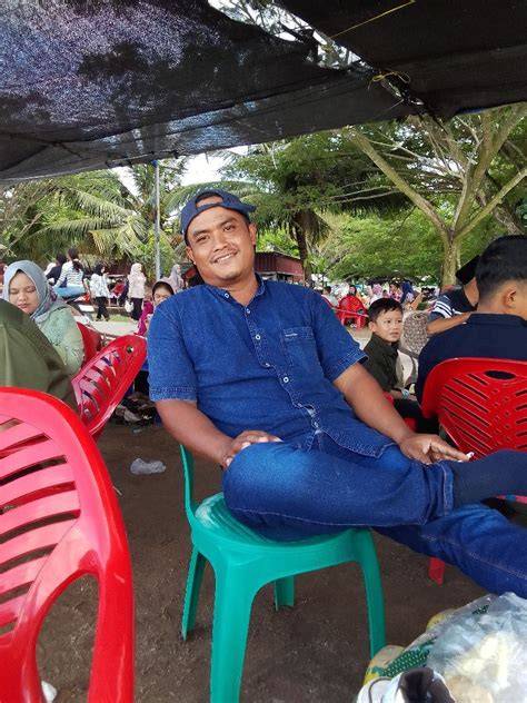 Sertifikat, penghargaan, tanda, atau dokumen yang dipajang di KoMiK SeKs premium offline mode & vintage store 364 pilihan anti ribet tapi tetap modis lengket terapi
